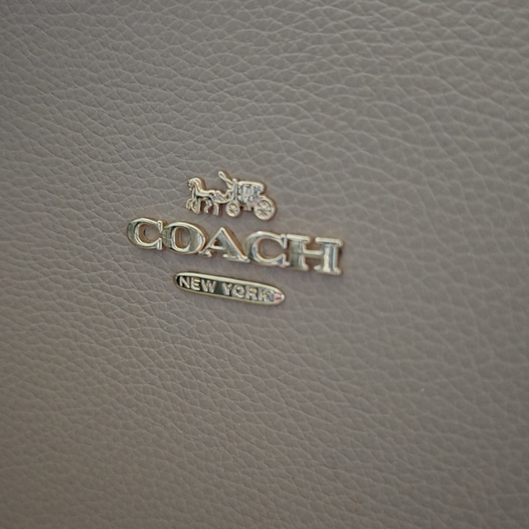 Coach Tatum Carryall Leather Women's Bag Taupe New - Picture 4 of 12